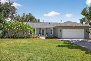 200 NW MADISON CIRCLE, St Petersburg, FL 33702