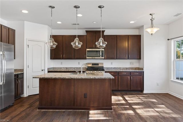 4513 Overlook PL, Chesapeake, VA 23321