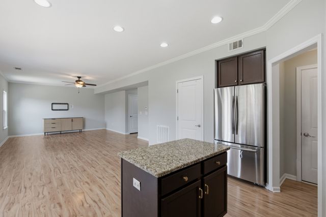 1568 Brockton Ln, Nashville, TN 37221