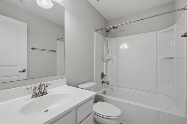 1568 Brockton Ln, Nashville, TN 37221