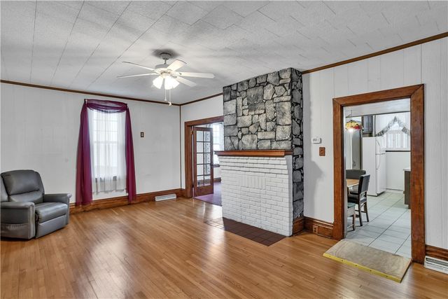 224 S 4th Street, Youngwood, PA 15697