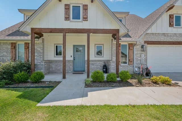 1200 SE 15th Street, Pryor, OK 74361