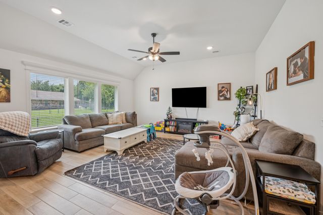 1200 SE 15th Street, Pryor, OK 74361