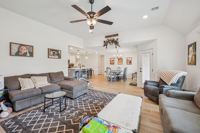 1200 SE 15th Street, Pryor, OK 74361