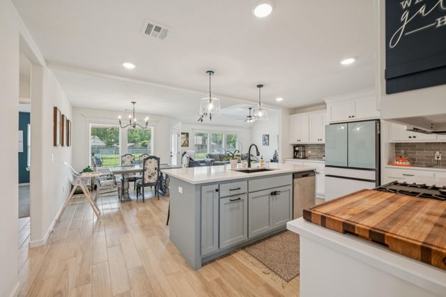 1200 SE 15th Street, Pryor, OK 74361