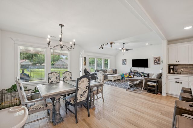 1200 SE 15th Street, Pryor, OK 74361