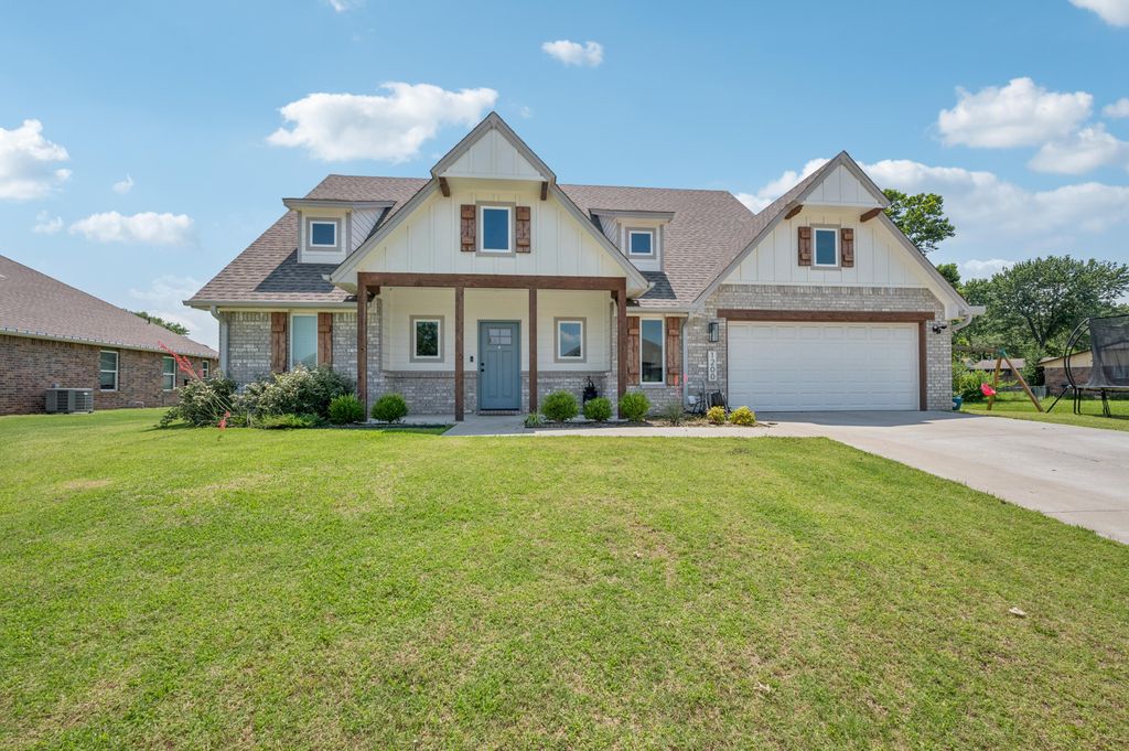 1200 SE 15th Street, Pryor, OK 74361