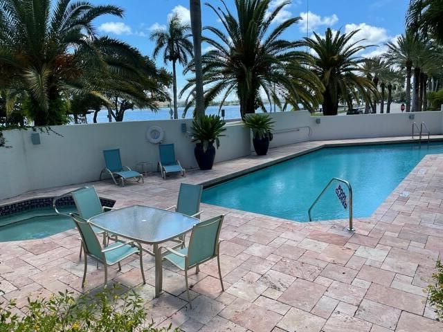 1617 N Flagler Drive, West Palm Beach, FL 33407