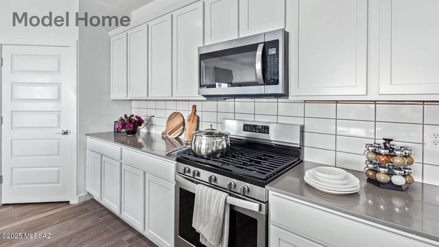 461 W Camino Del Toro, Vail, AZ 85641