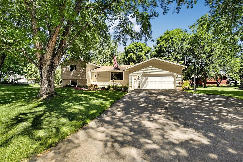 6209 Laurel Road, Saint Cloud, MN 56303