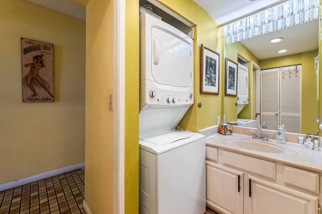 3875 Lower Honoapiilani Rd Apt B205 205, Lahaina, HI 96761