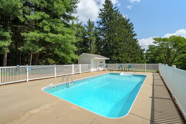 22100 N Uldriks Drive, Bedford Twp, MI 49017