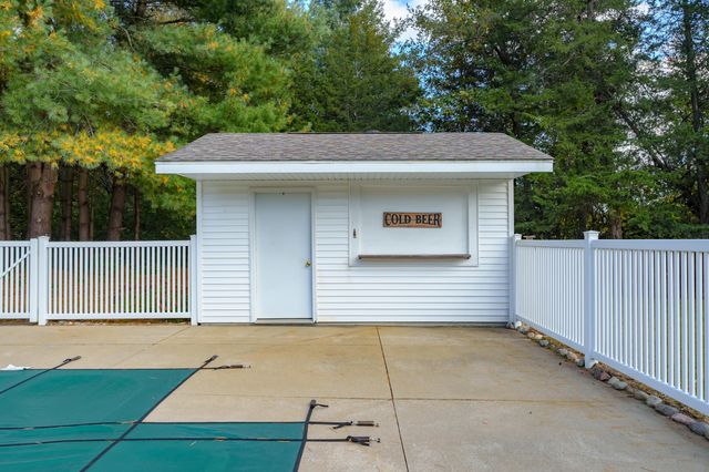 22100 N Uldriks Drive, Bedford Twp, MI 49017