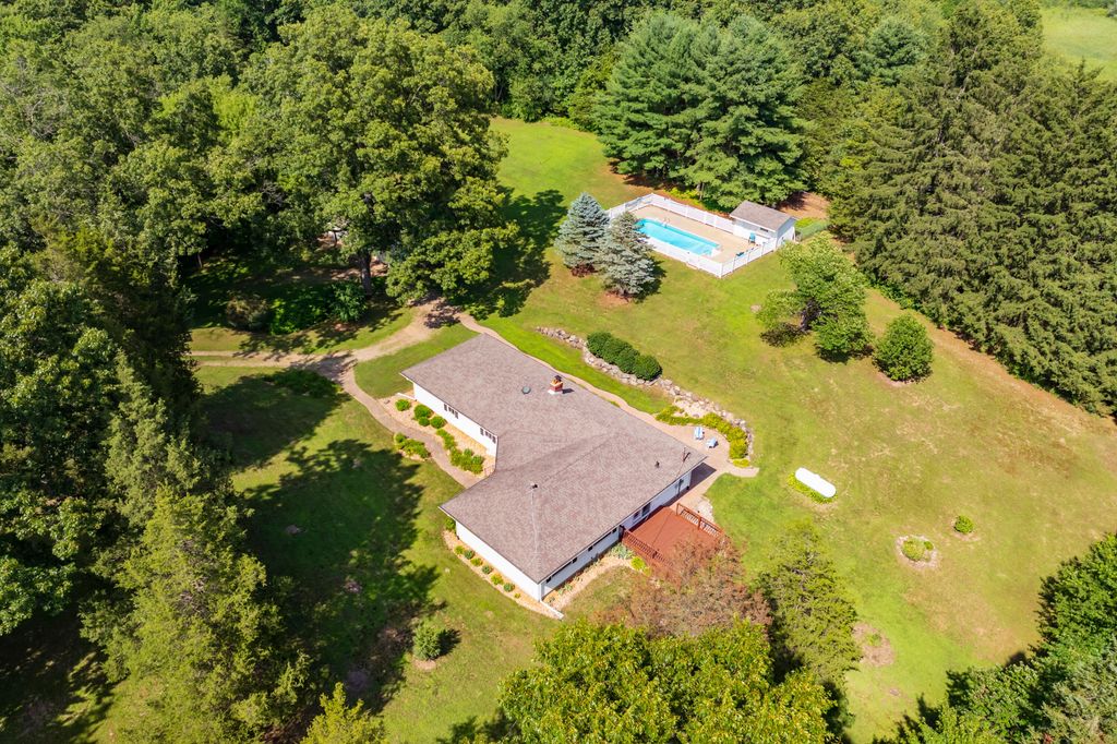 22100 N Uldriks Drive, Bedford Twp, MI 49017