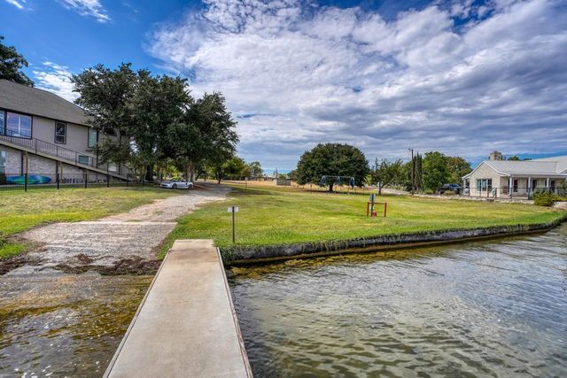 114 Airview Airview BLVD, Sunrise Beach, TX 78643
