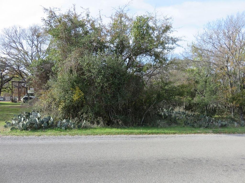 114 Airview Airview BLVD, Sunrise Beach, TX 78643