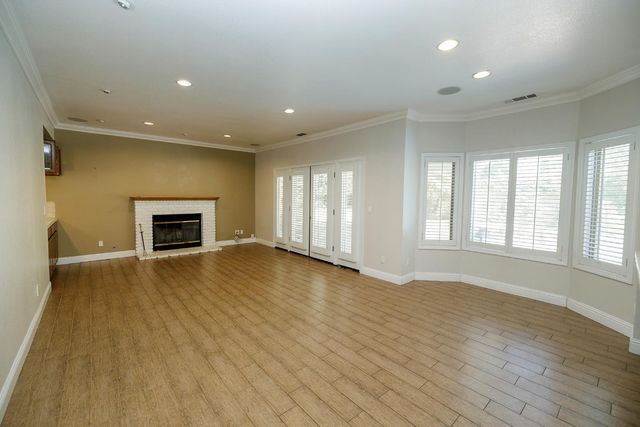 2708 Lake Front Ct, Modesto, CA 95355