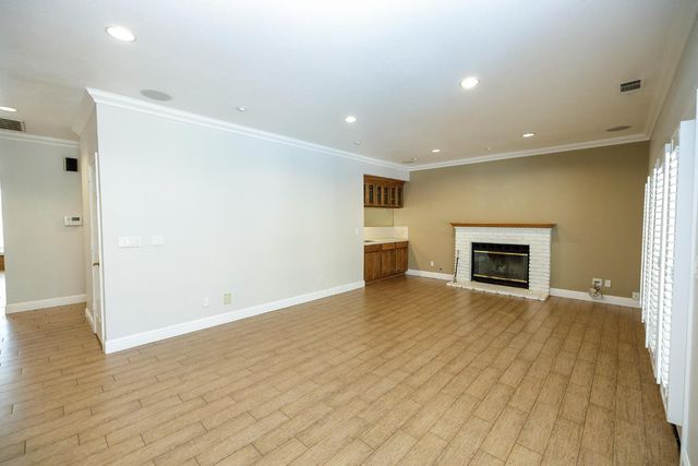 2708 Lake Front Ct, Modesto, CA 95355