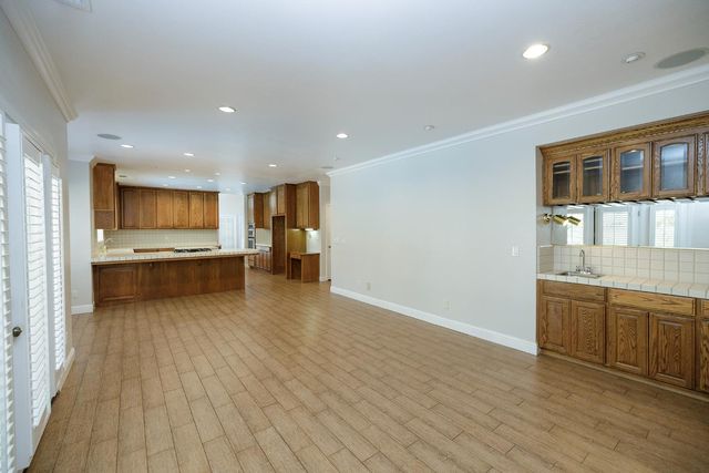 2708 Lake Front Ct, Modesto, CA 95355