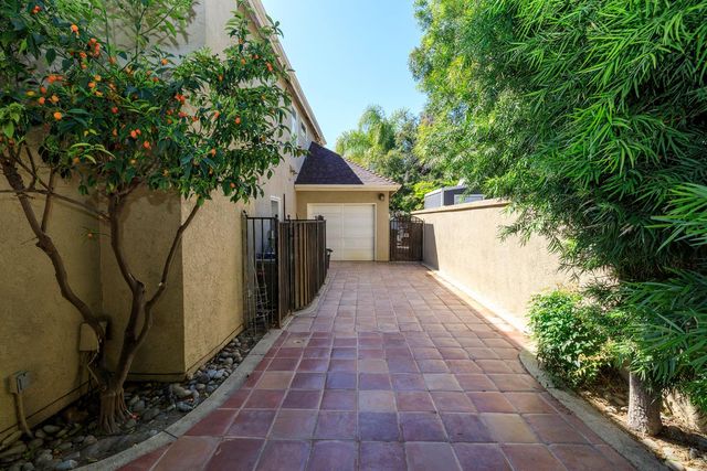 2708 Lake Front Ct, Modesto, CA 95355