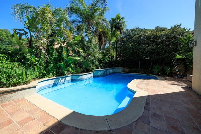 2708 Lake Front Ct, Modesto, CA 95355