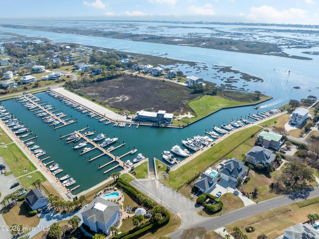 317 S Belvedere Drive, Hampstead, NC 28443