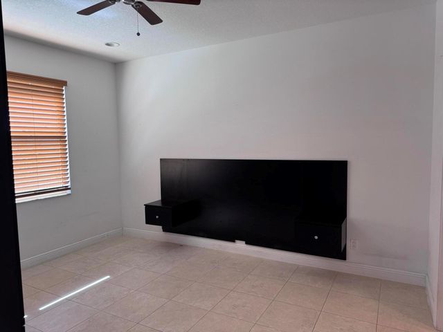 21045 SW Modena Way, Port St Lucie, FL 34986