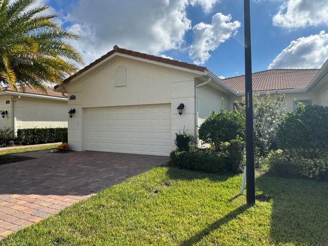 21045 SW Modena Way, Port St Lucie, FL 34986