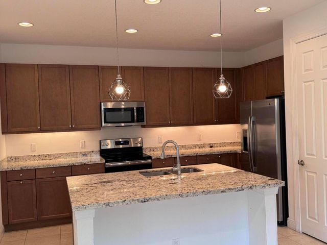 21045 SW Modena Way, Port St Lucie, FL 34986