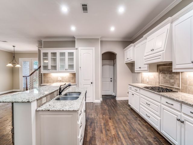 1402 Hampton Road, Grapevine, TX 76051
