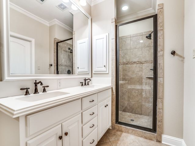1402 Hampton Road, Grapevine, TX 76051