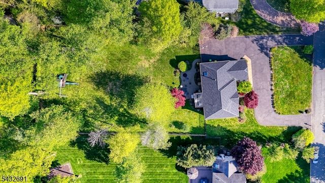 18 Downingtown Ct, Warren Twp., NJ 07059