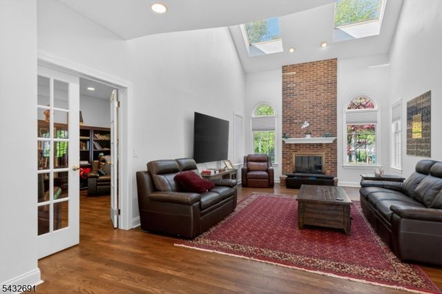 18 Downingtown Ct, Warren Twp., NJ 07059