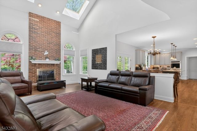 18 Downingtown Ct, Warren Twp., NJ 07059