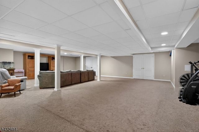 18 Downingtown Ct, Warren Twp., NJ 07059