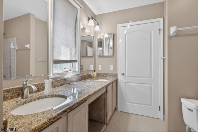 18 Downingtown Ct, Warren Twp., NJ 07059