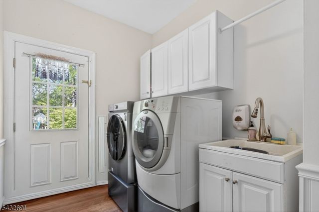 18 Downingtown Ct, Warren Twp., NJ 07059