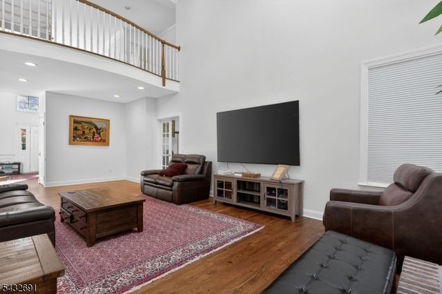 18 Downingtown Ct, Warren Twp., NJ 07059