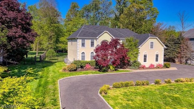 18 Downingtown Ct, Warren Twp., NJ 07059
