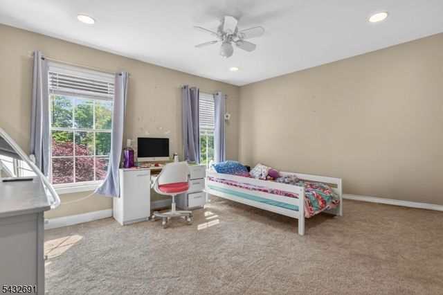 18 Downingtown Ct, Warren Twp., NJ 07059