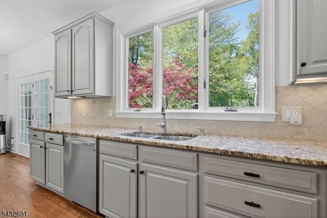 18 Downingtown Ct, Warren Twp., NJ 07059