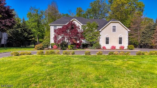 18 Downingtown Ct, Warren Twp., NJ 07059