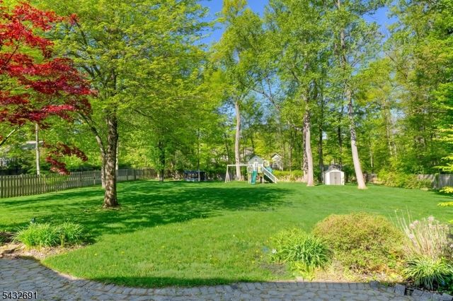18 Downingtown Ct, Warren Twp., NJ 07059