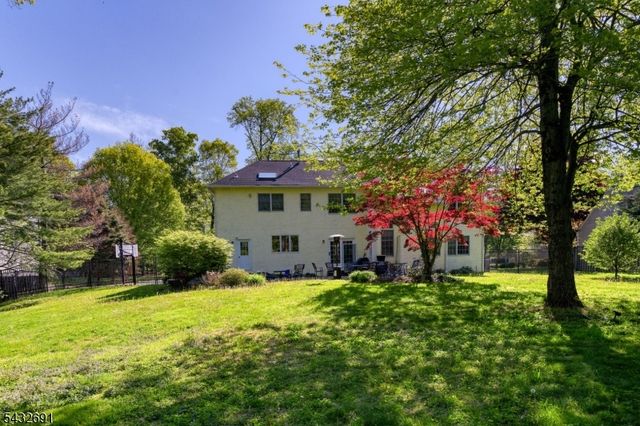 18 Downingtown Ct, Warren Twp., NJ 07059