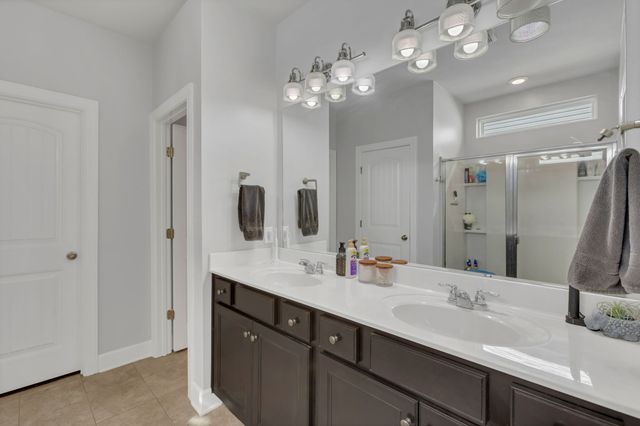 2881 Whitebirch Dr, Hermitage, TN 37076