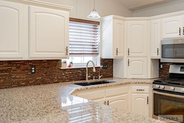 3803 Woodhaven Lane, Idaho Falls, ID 83404