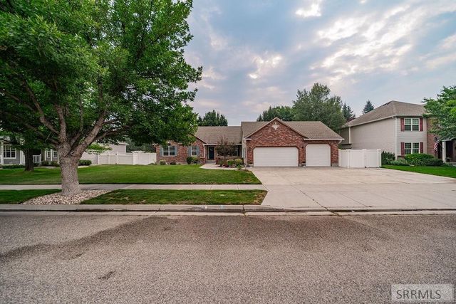 3803 Woodhaven Lane, Idaho Falls, ID 83404