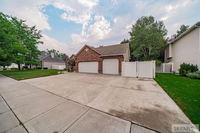 3803 Woodhaven Lane, Idaho Falls, ID 83404