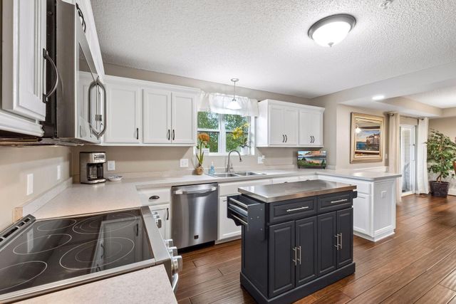 6710 98th Street S, Cottage Grove, MN 55016