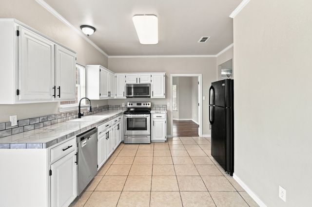 11059 Fandor Street, Fort Worth, TX 76108